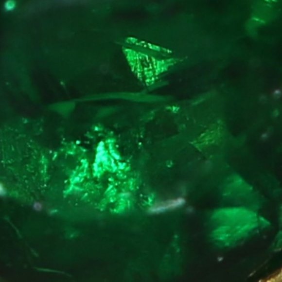 Emerald .40ct Solid 18K Yellow Gold Ring - Picture 3 of 8